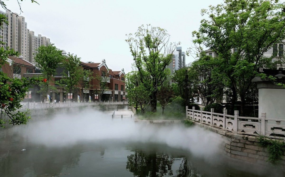 上海市嘉定西云楼商业街景