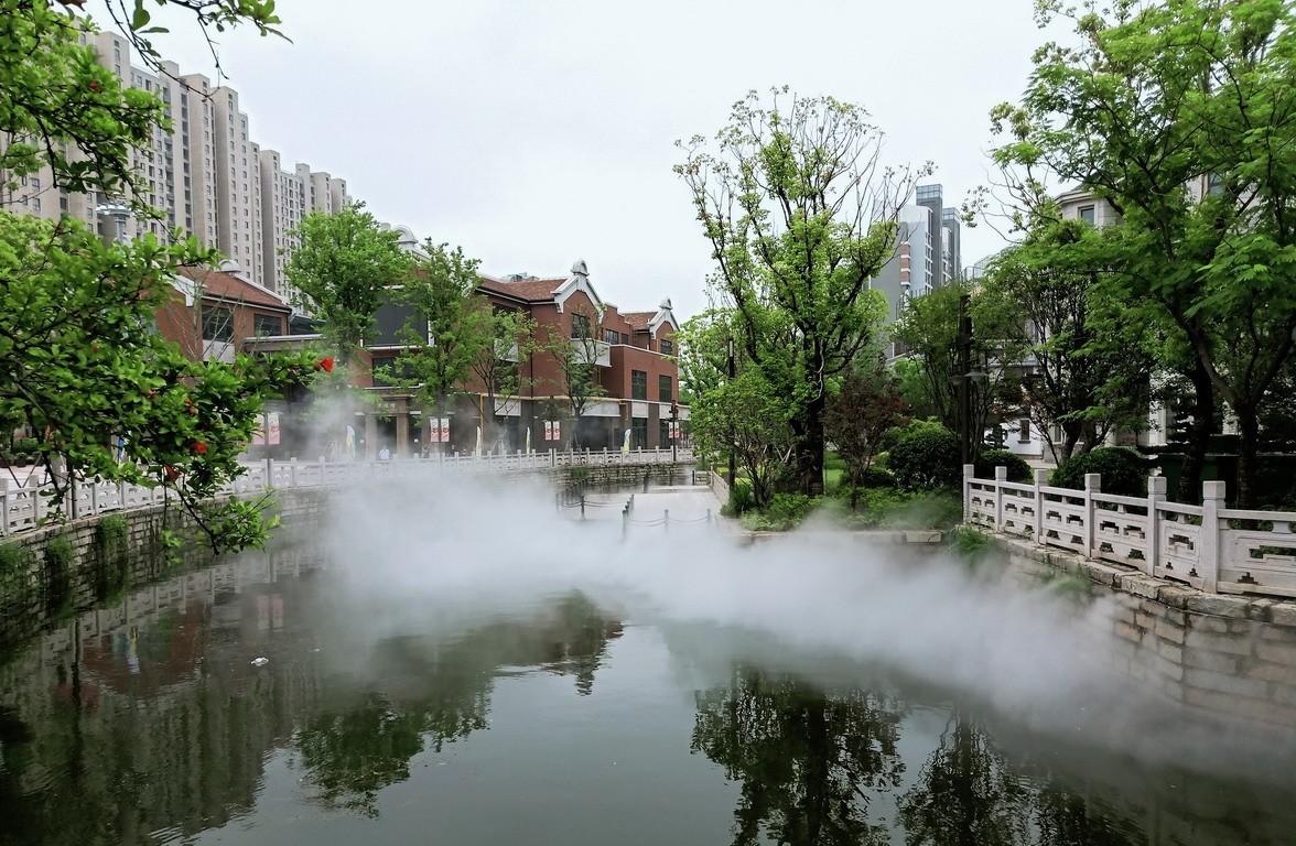 上海市嘉定西云楼商业街景