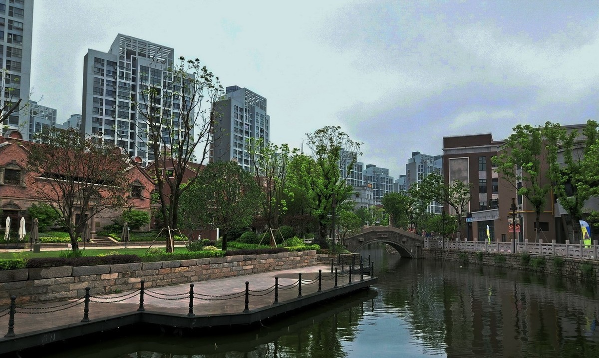 上海市嘉定西云楼商业街景