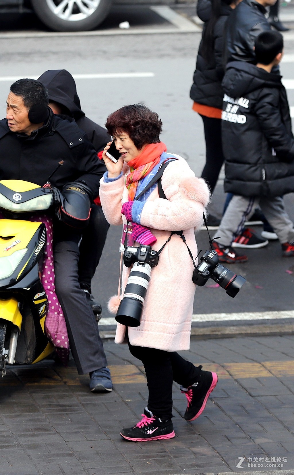 献给众位老哥的老姐姐图