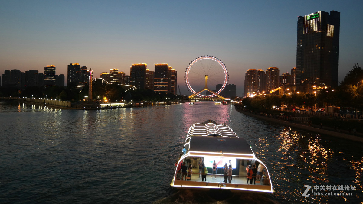 夏日海河夜景