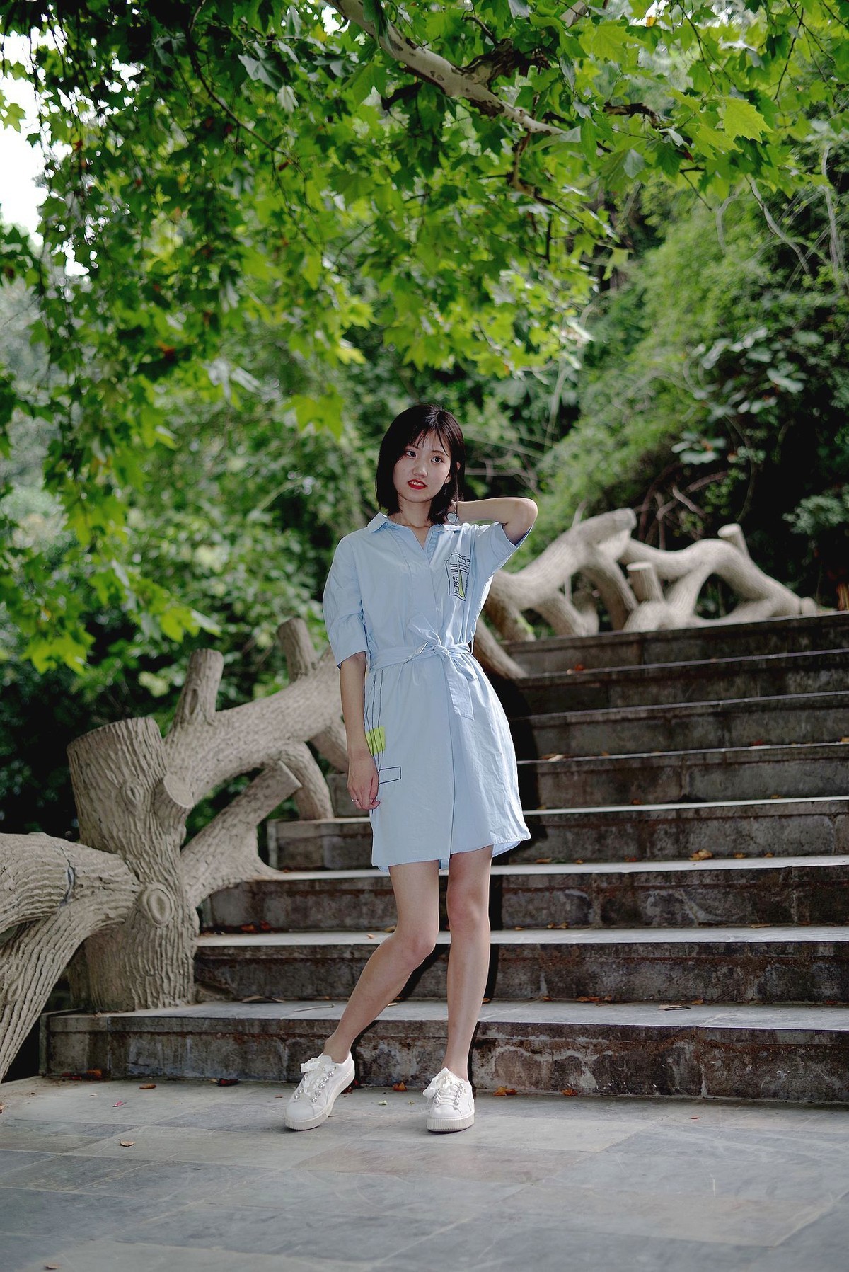 环境人像外拍中山公园清新女孩