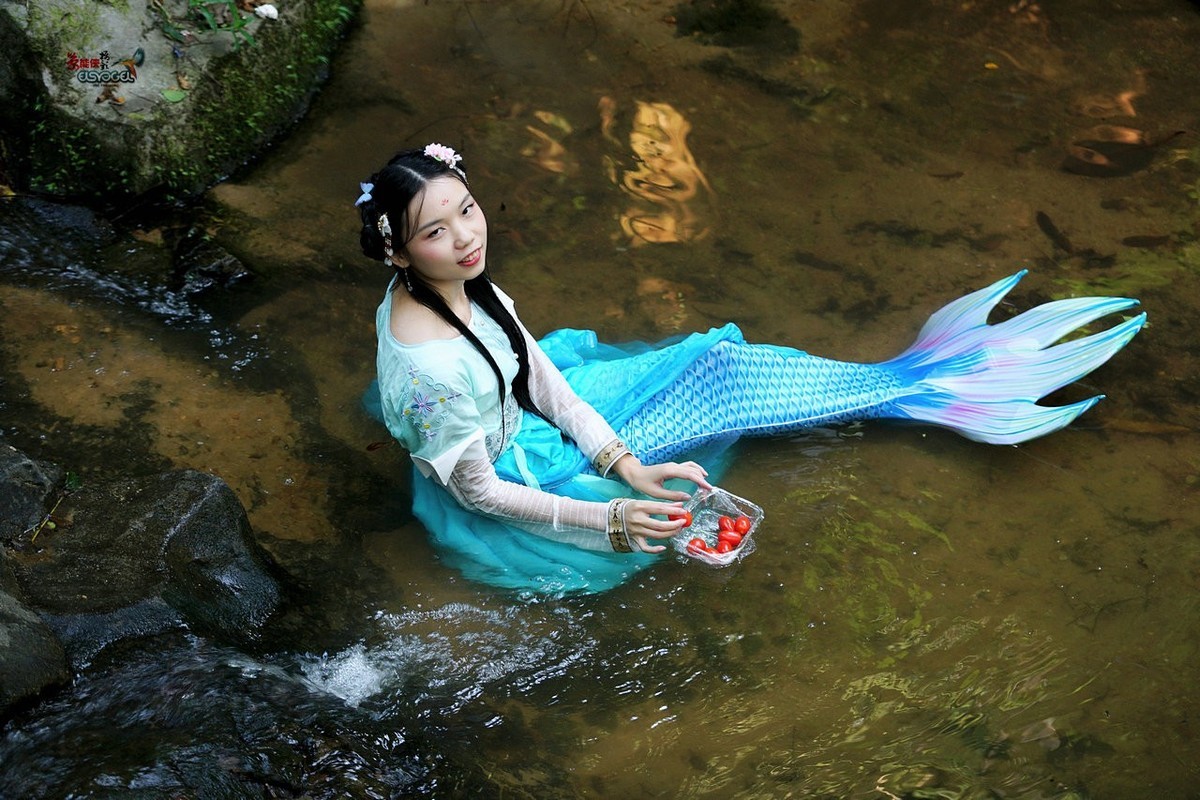 穿越落水汉服美人鱼洛离