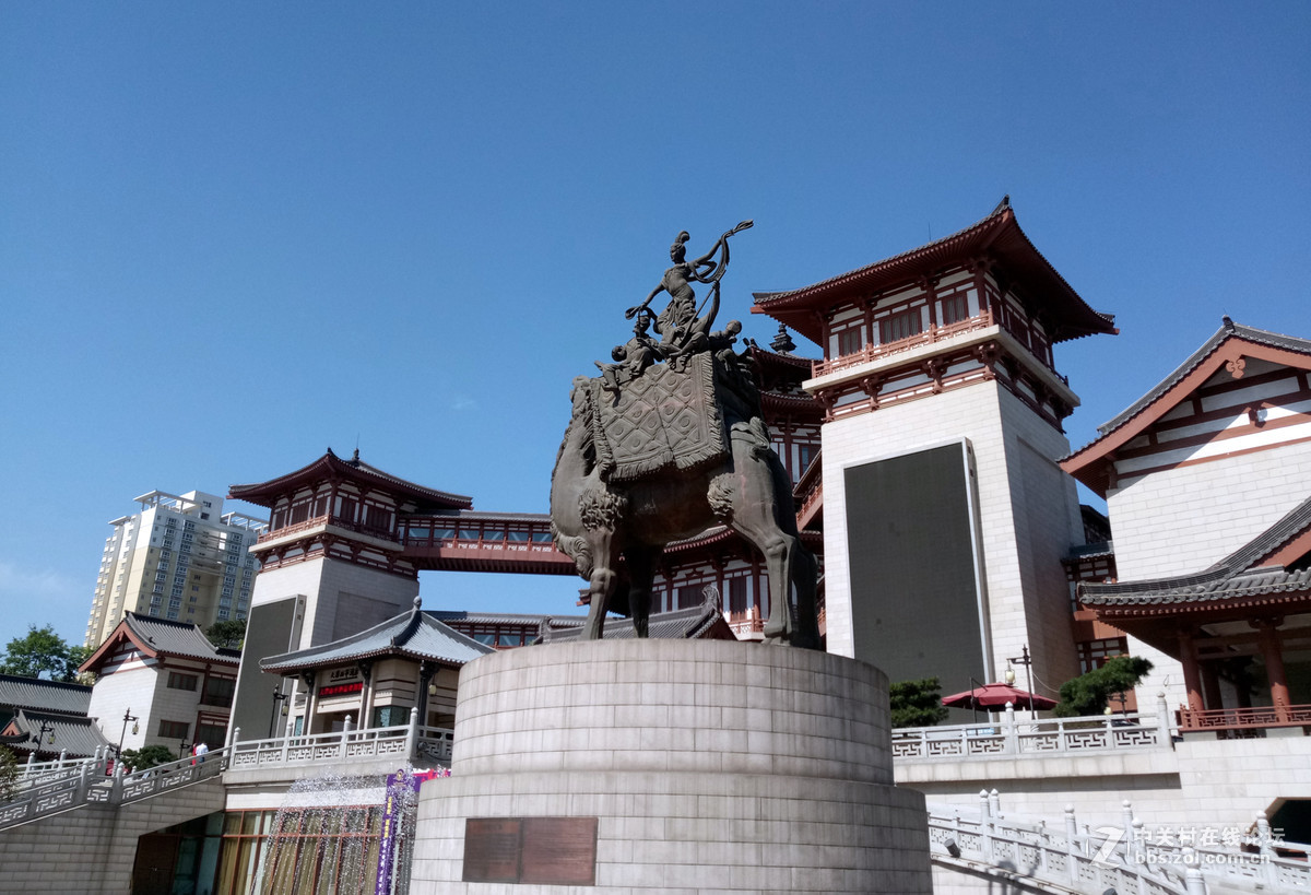 西安大唐西市广场扫拍金立手机