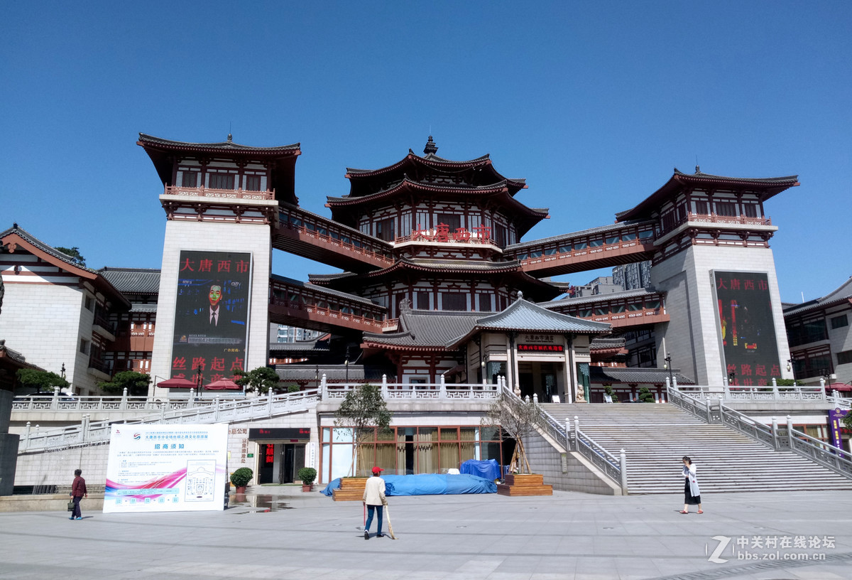 西安大唐西市广场扫拍金立手机