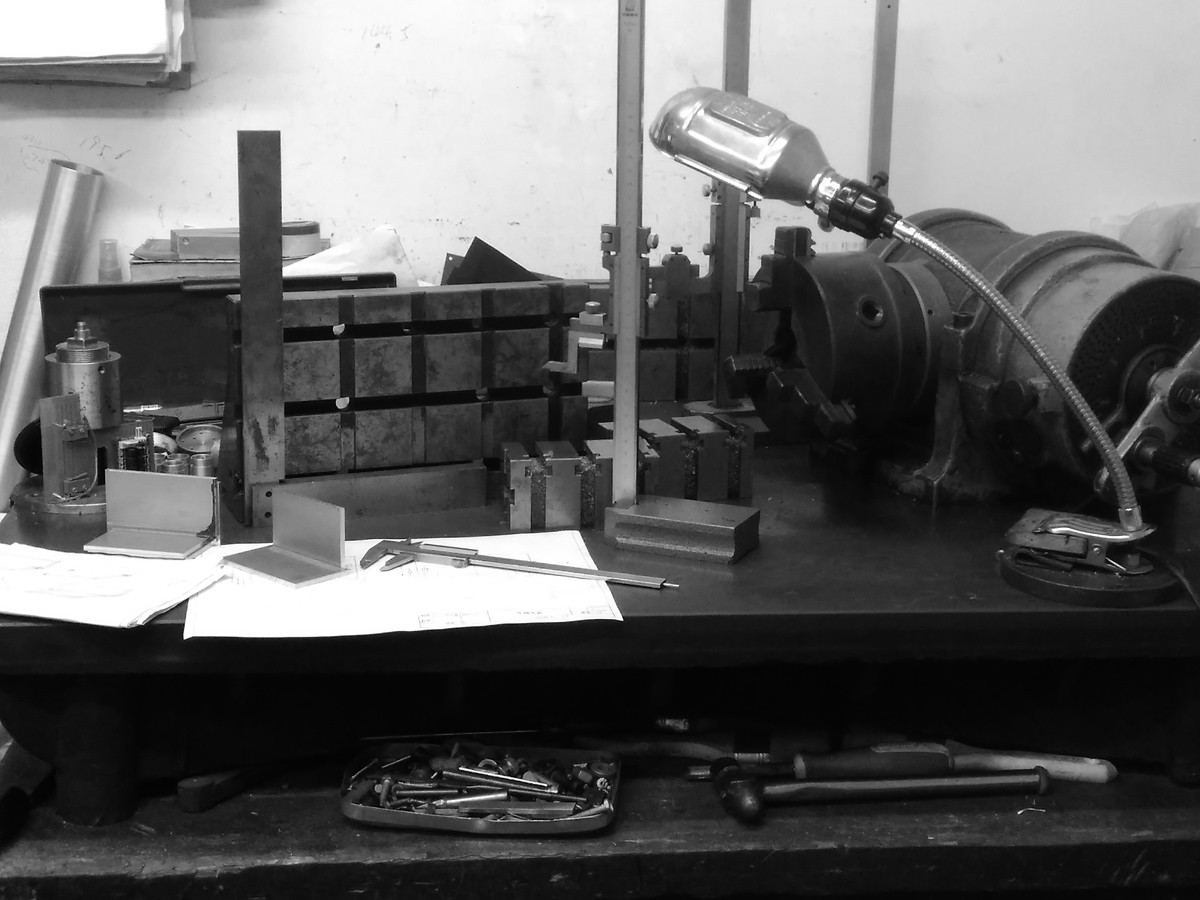 感受老机床的沧桑和金属之美