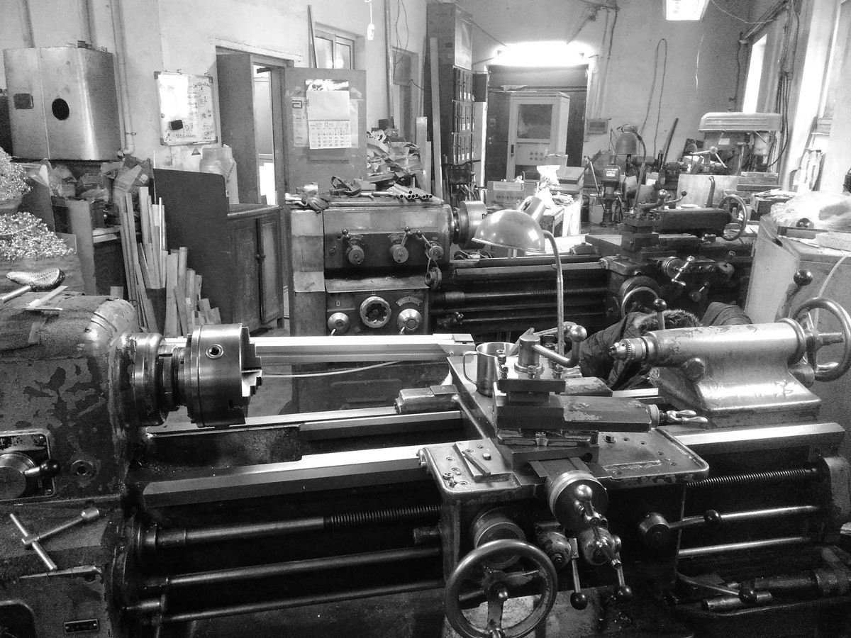 感受老机床的沧桑和金属之美