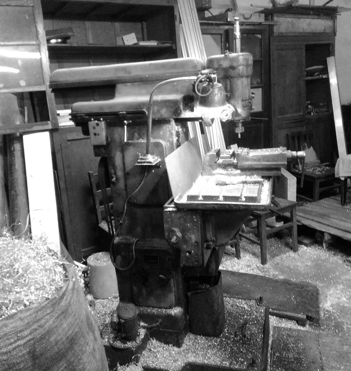 感受老机床的沧桑和金属之美