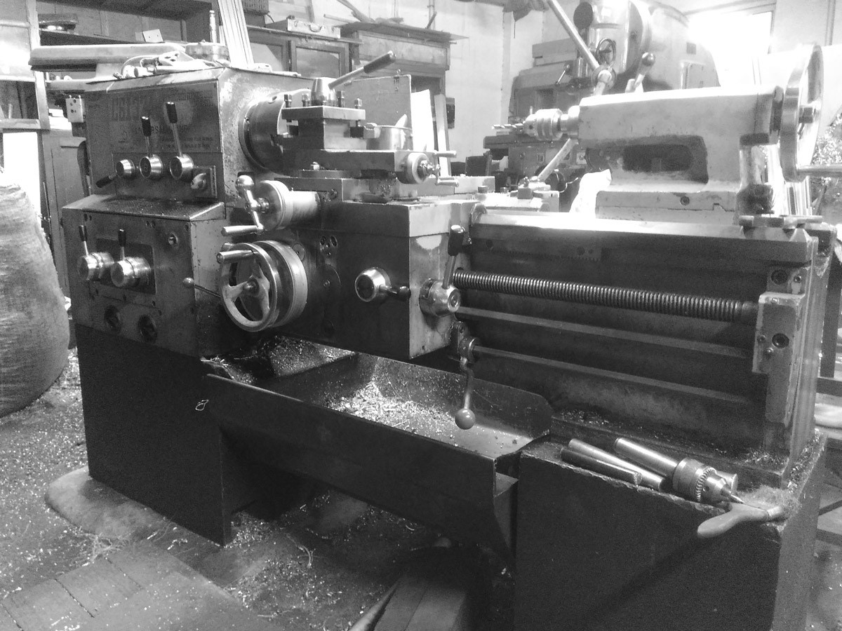 感受老机床的沧桑和金属之美