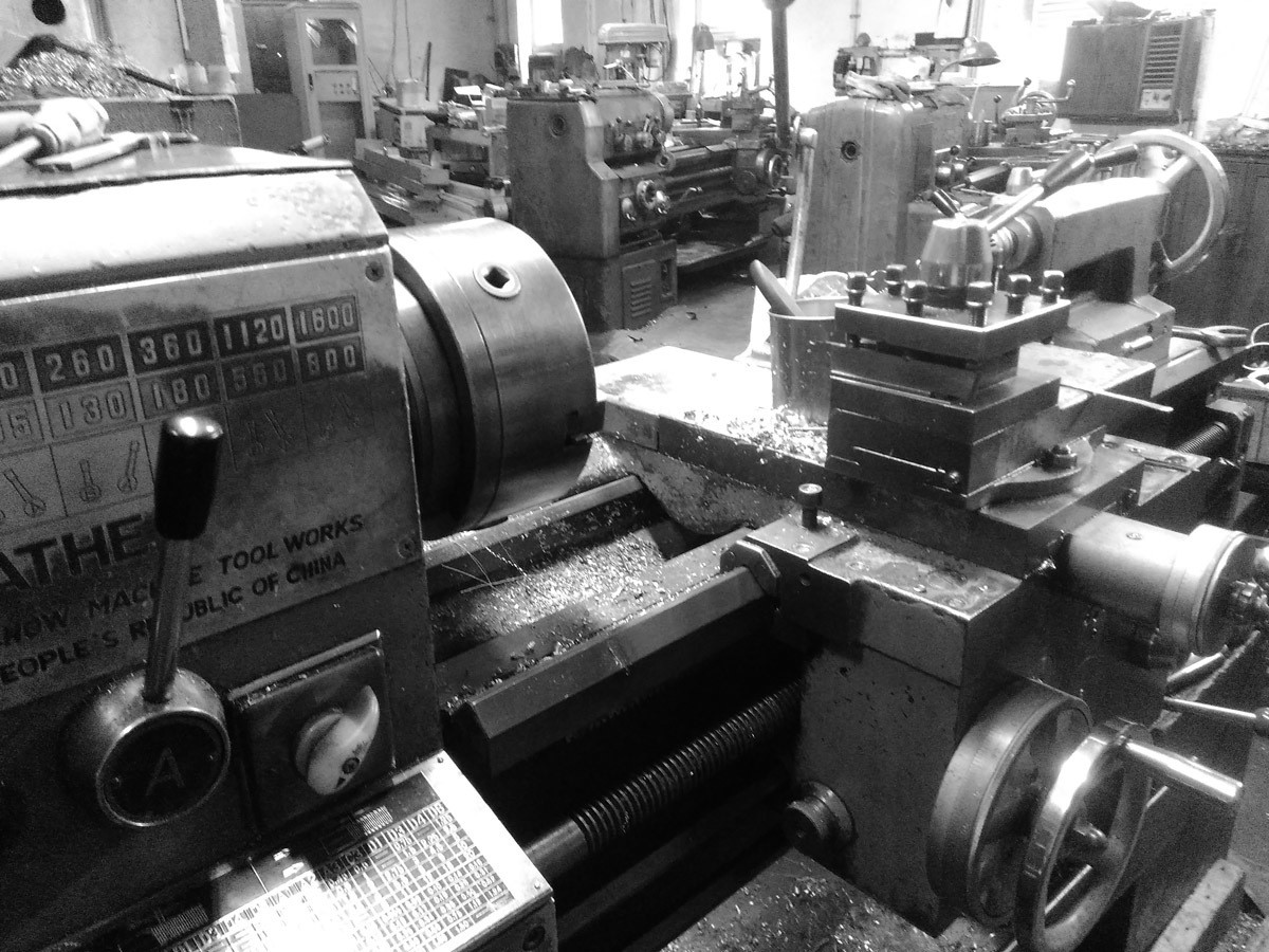 感受老机床的沧桑和金属之美