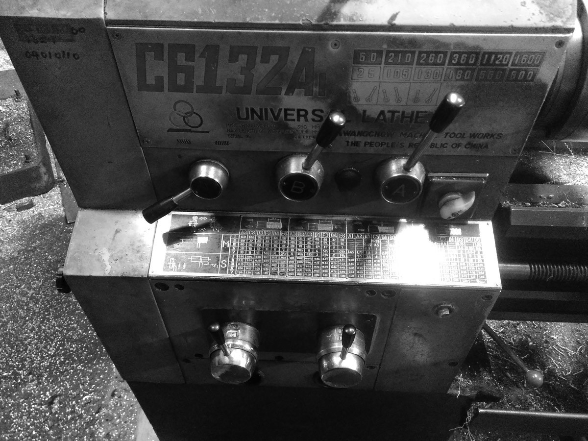 感受老机床的沧桑和金属之美