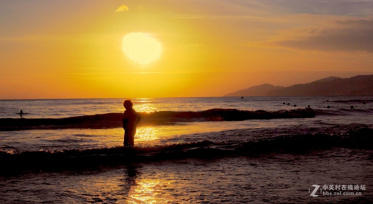 越南芽庄海上日出3。