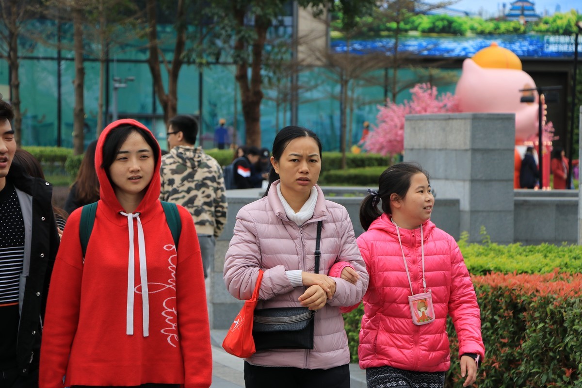 广州天河街拍众生相，请大师指点。