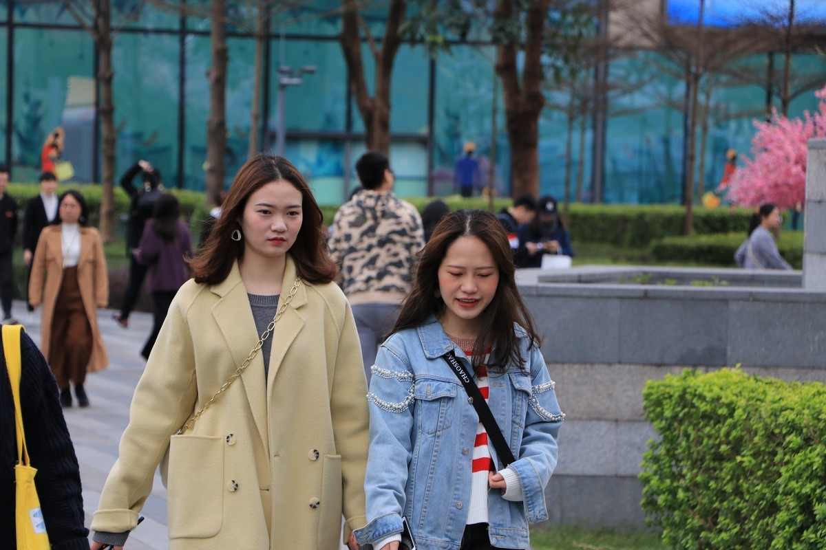 广州天河街拍众生相，请大师指点。