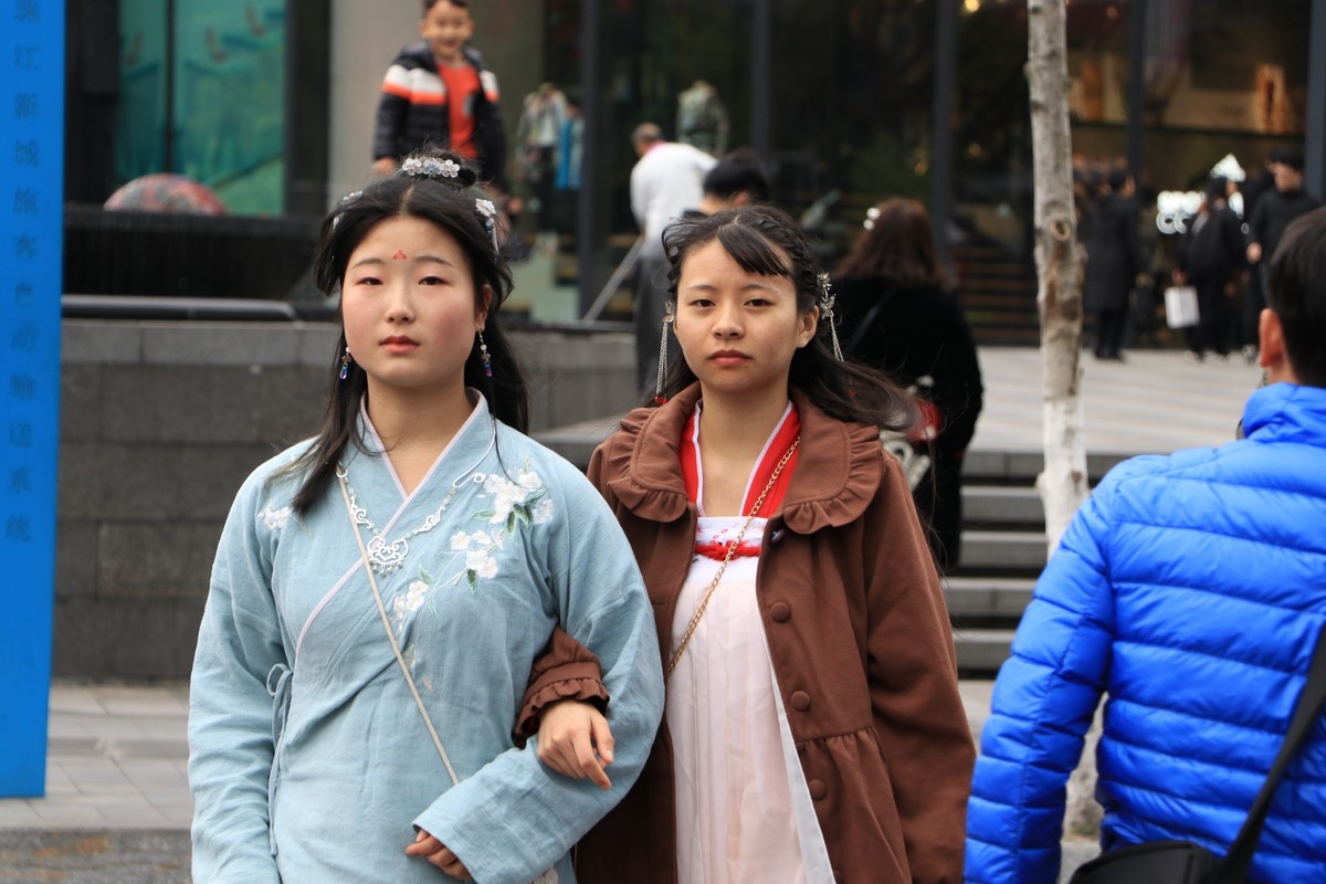 广州天河街拍众生相，请大师指点。