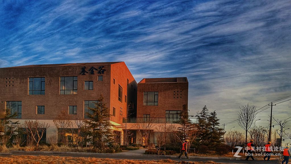 青岛中学工地的早晨