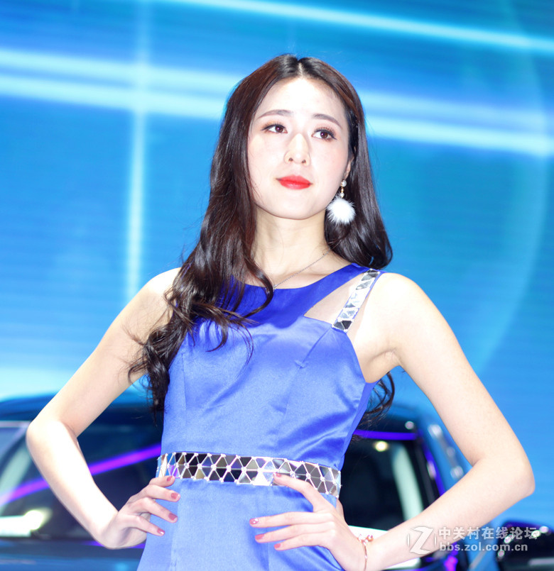 潍坊2017车展美女如云。本人水平有限请海涵。最后一组上片完毕。