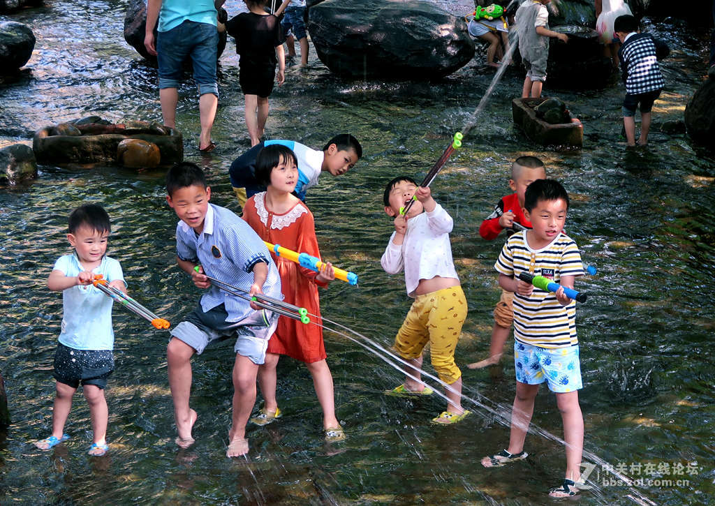 《献给孩子们（2）---水仗》