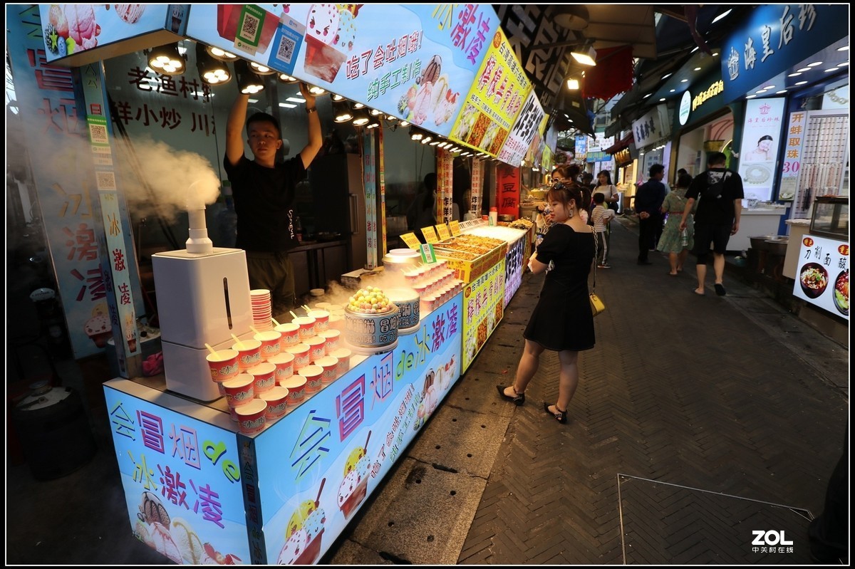 曾厝垵小吃街掠影