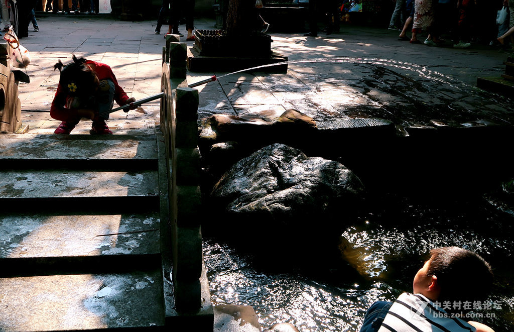 《献给孩子们（2）---水仗》