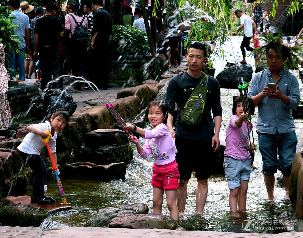 《献给孩子们（2）---水仗》