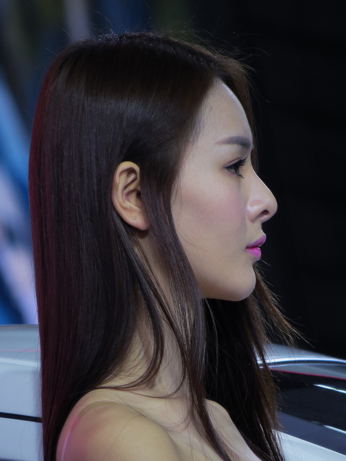 终于等到你转脸了