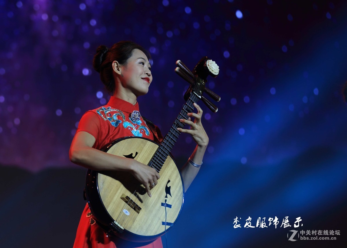 裘皮服装展示会掠图