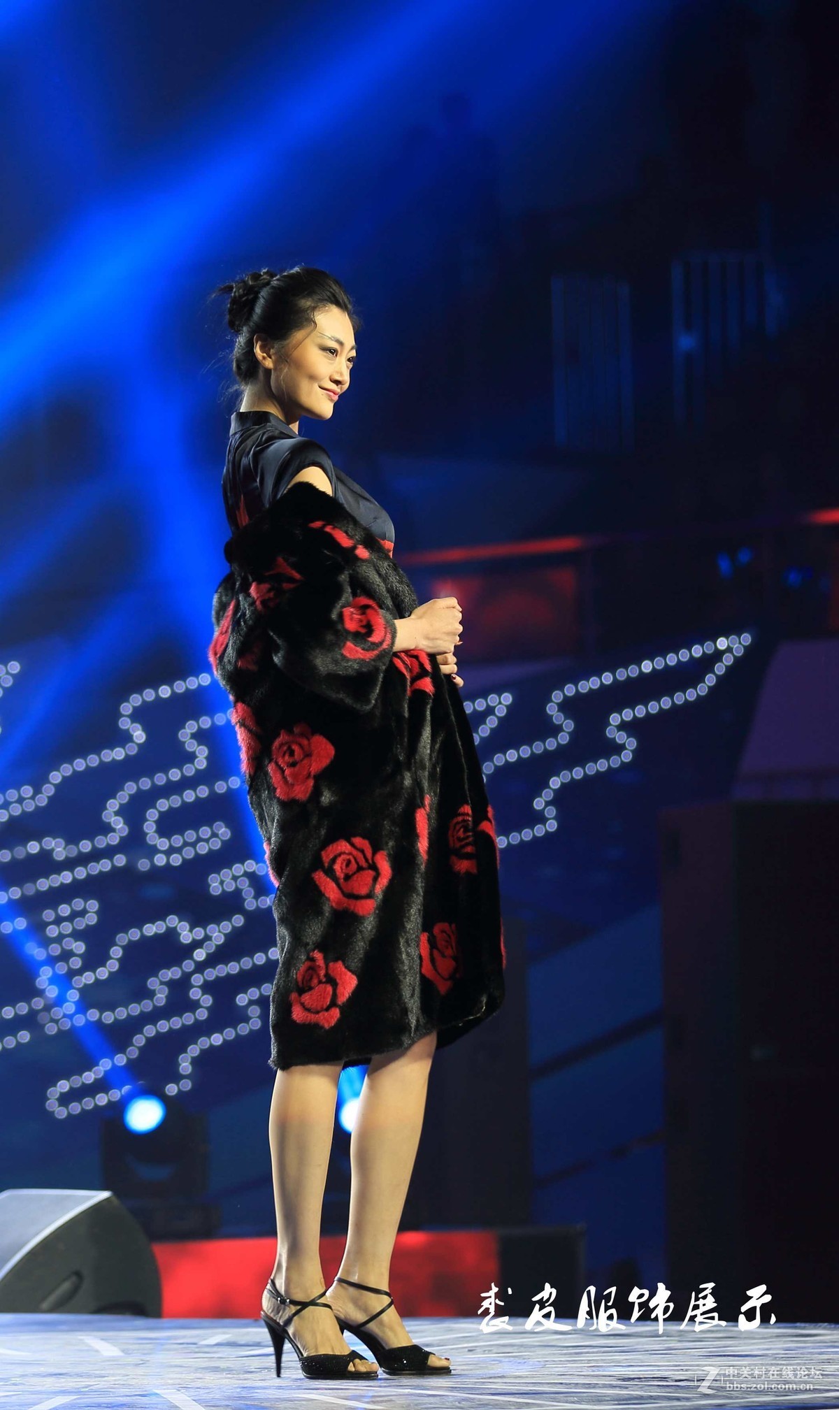 裘皮服装展示会掠图