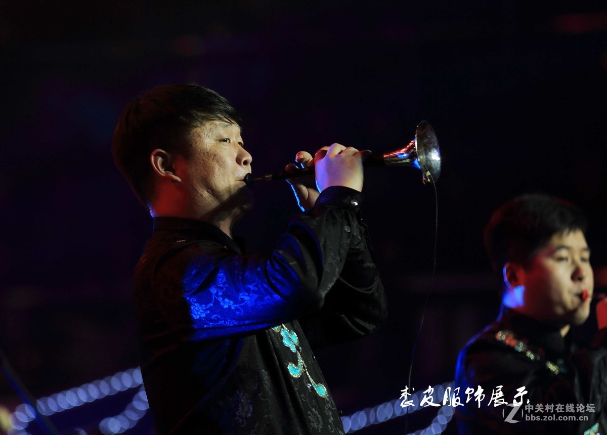 裘皮服装展示会掠图