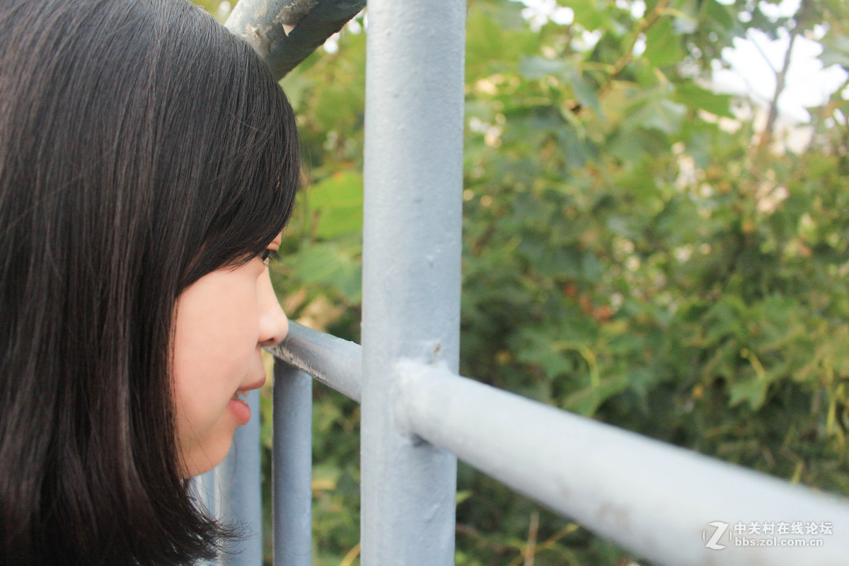 今天给同学拍了一组照片，第一次很正式的拍，欢迎拍砖