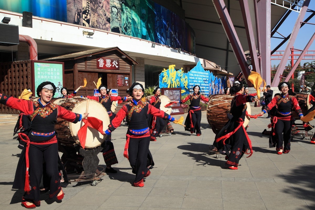 游览云南民族村