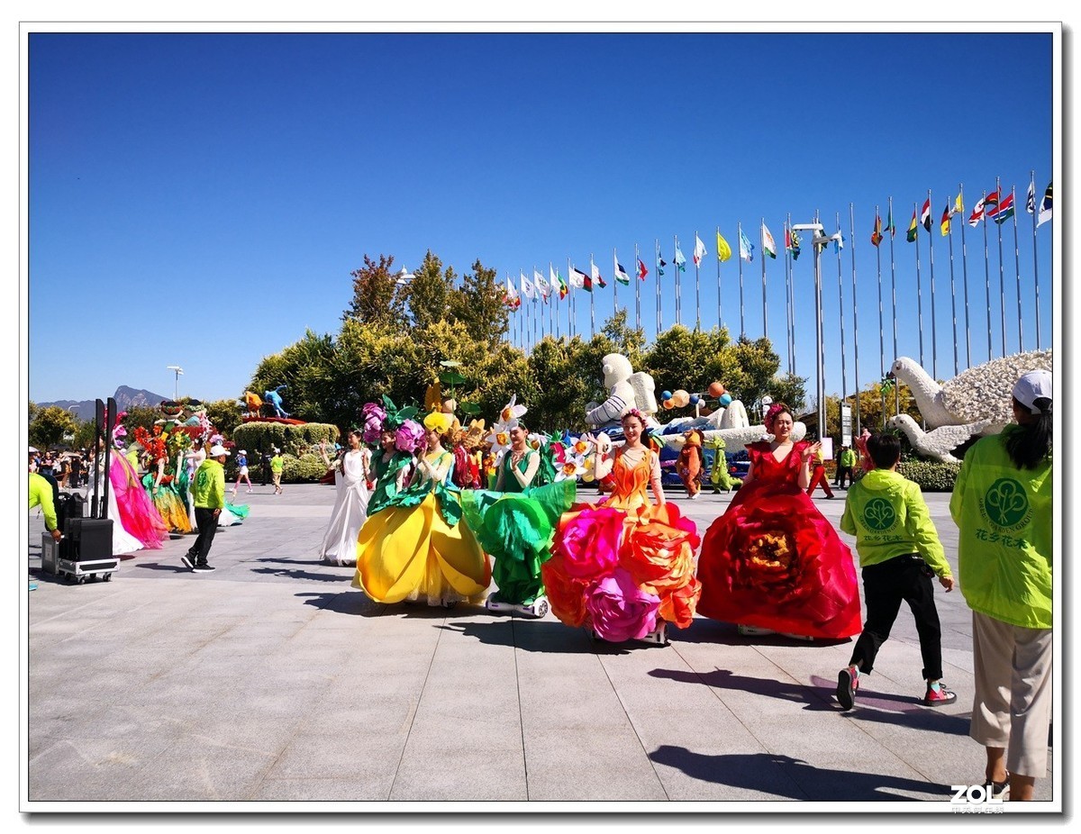 北京自由行【43】世博园花车表演