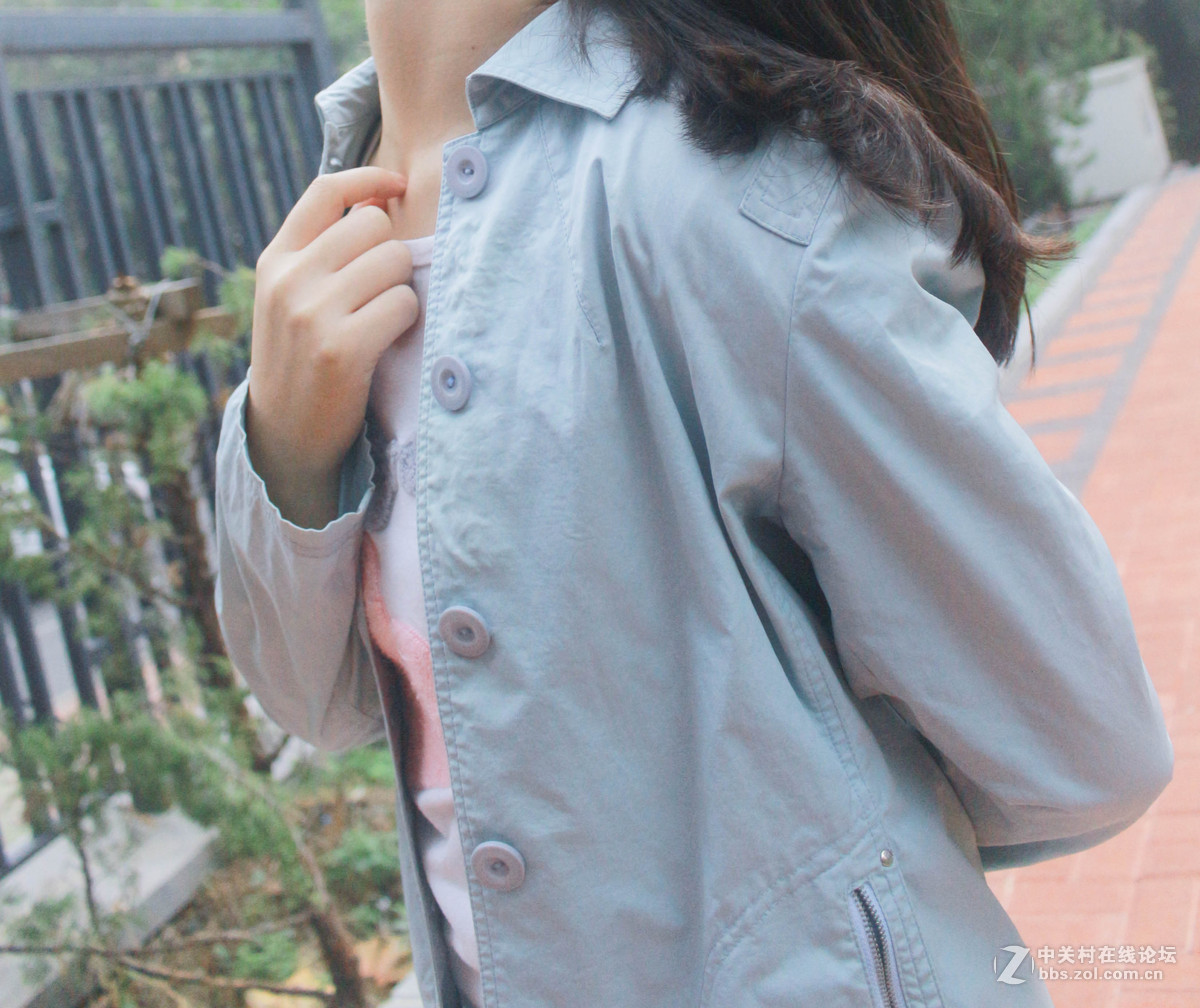 今天给同学拍了一组照片，第一次很正式的拍，欢迎拍砖