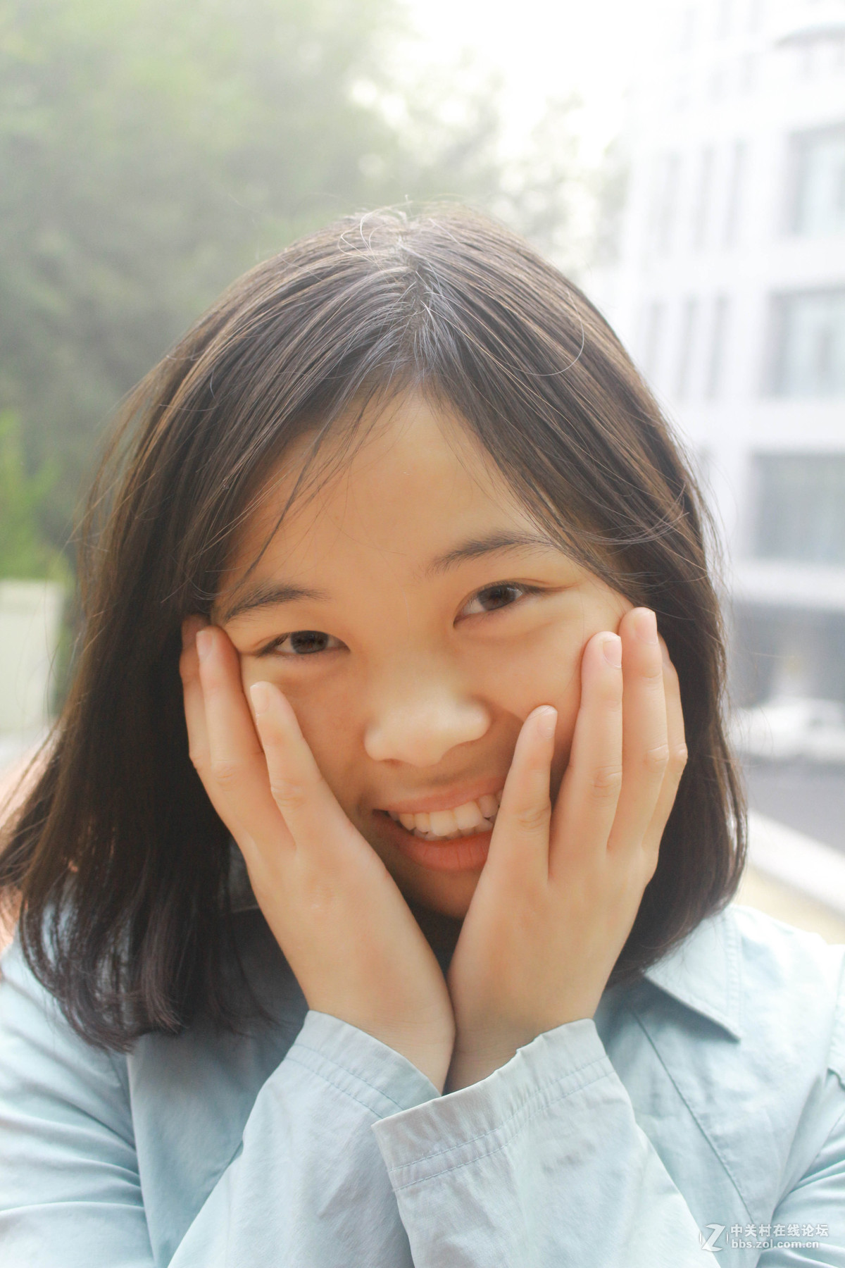 今天给同学拍了一组照片，第一次很正式的拍，欢迎拍砖