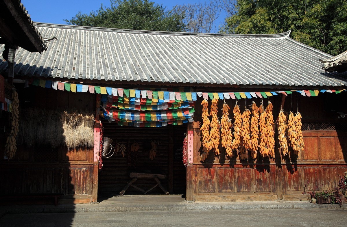 游览云南民族村