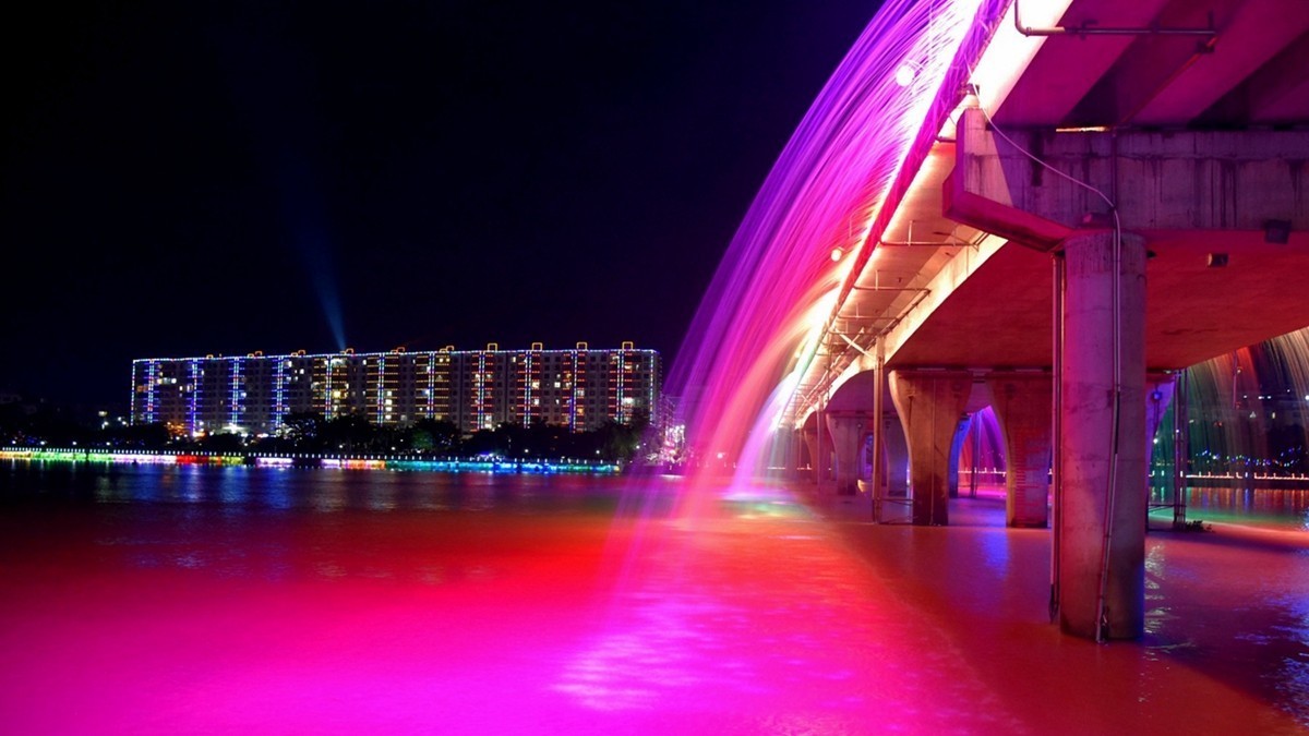 广西容县绣江两岸夜景