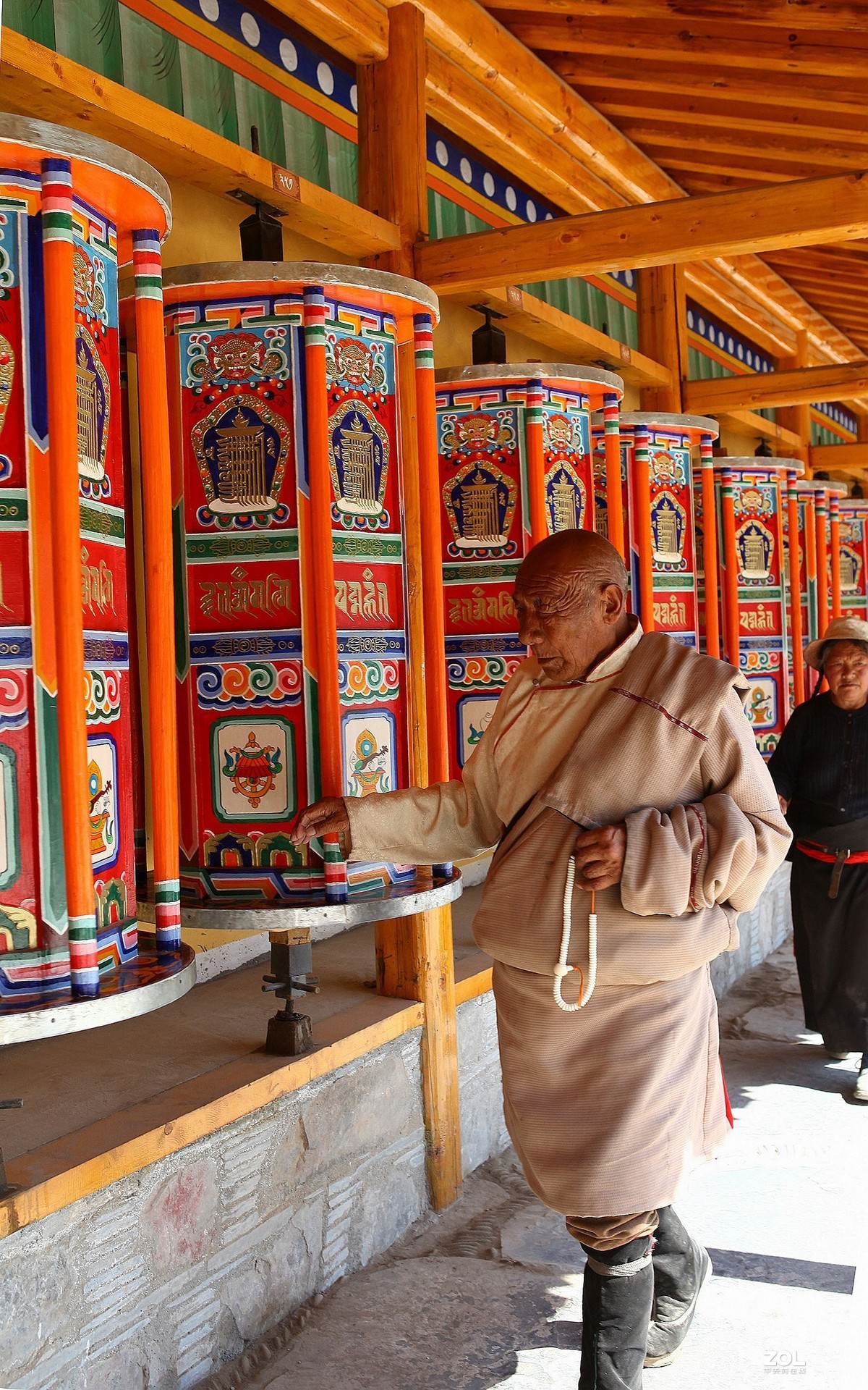 拉卜楞寺转经筒