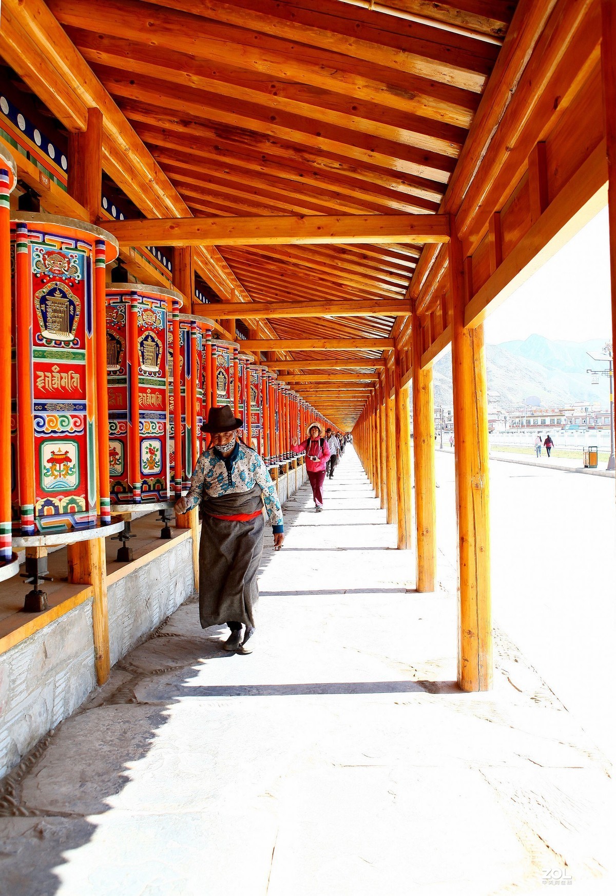 拉卜楞寺转经筒