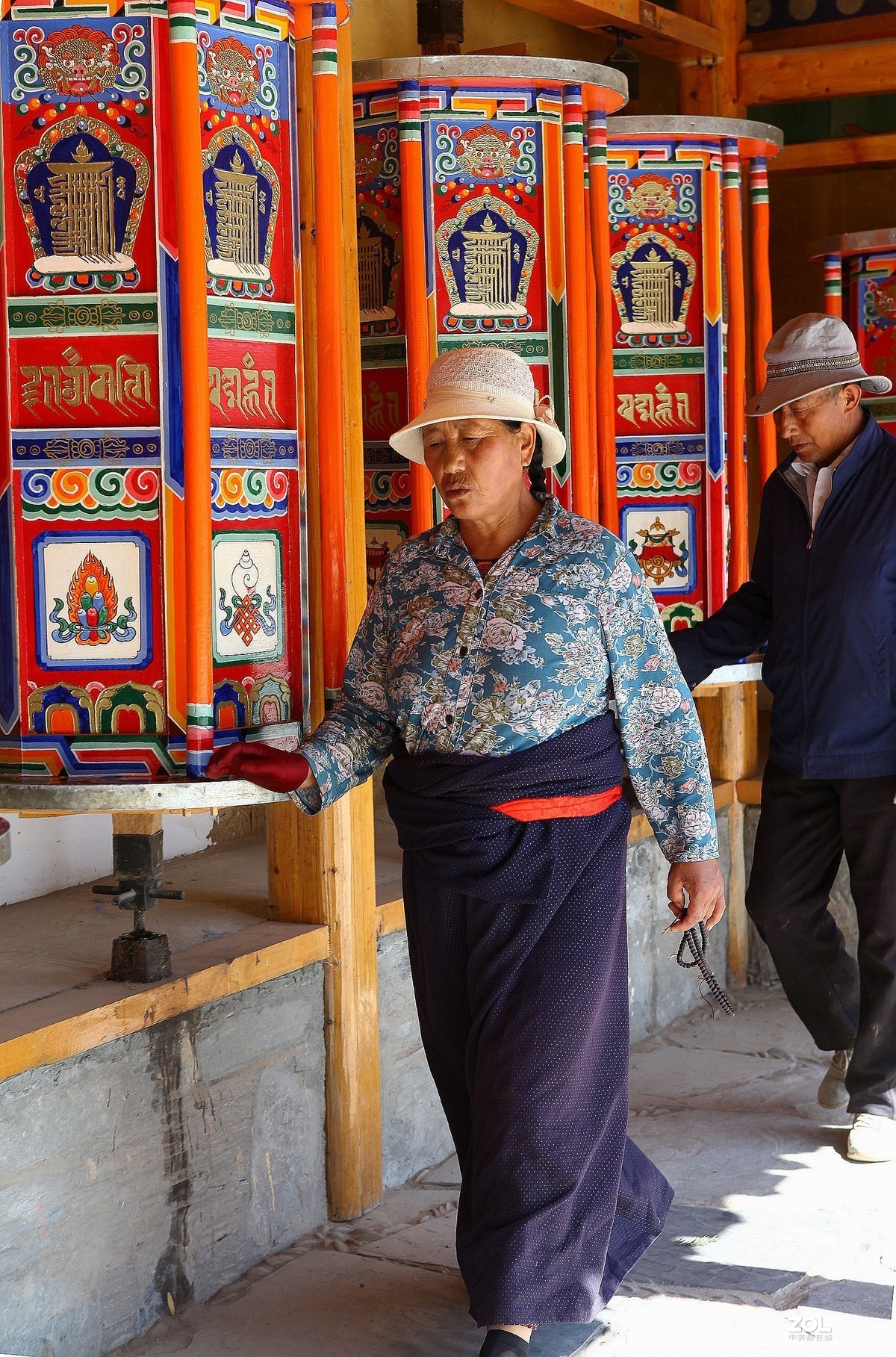 拉卜楞寺转经筒