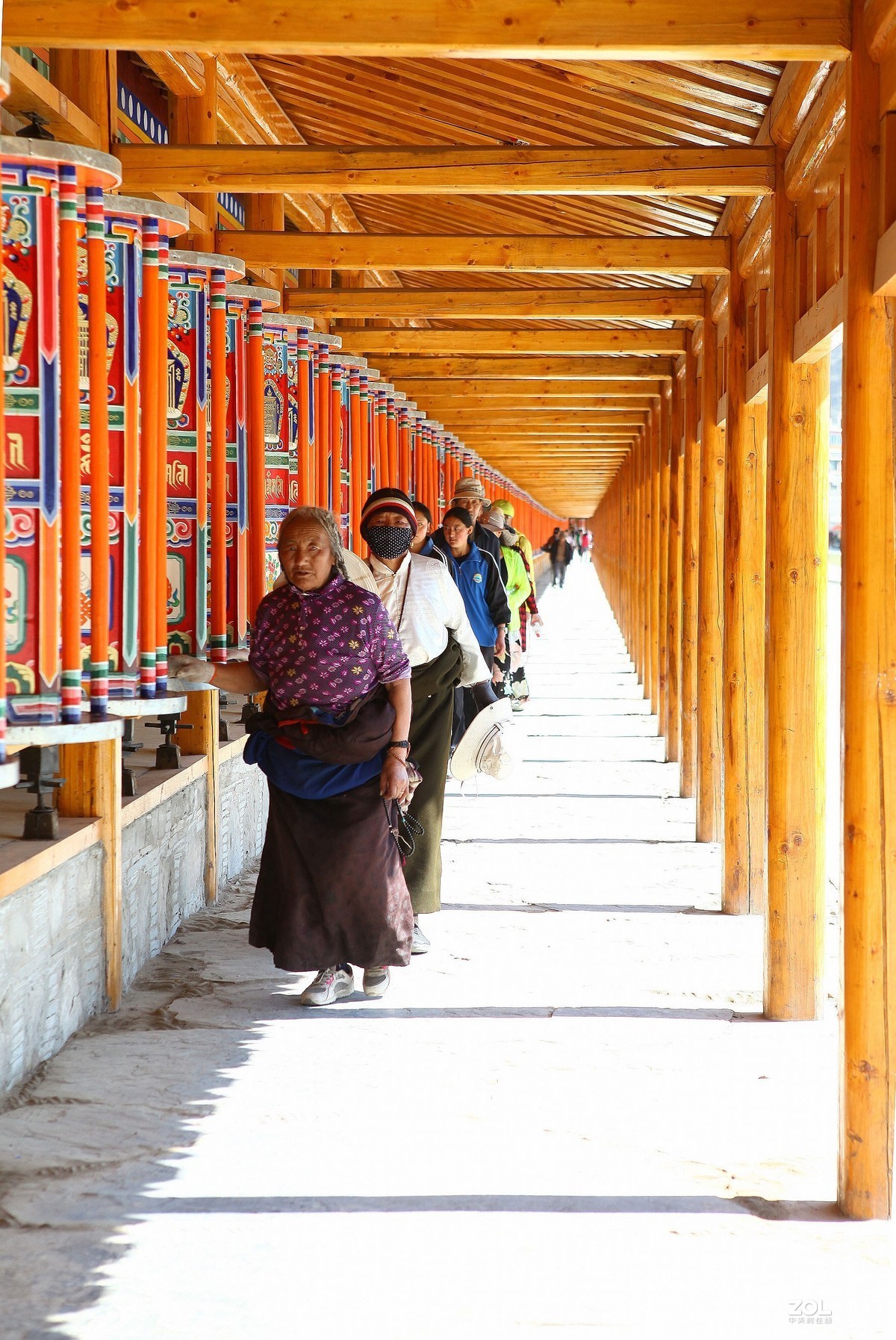 拉卜楞寺转经筒