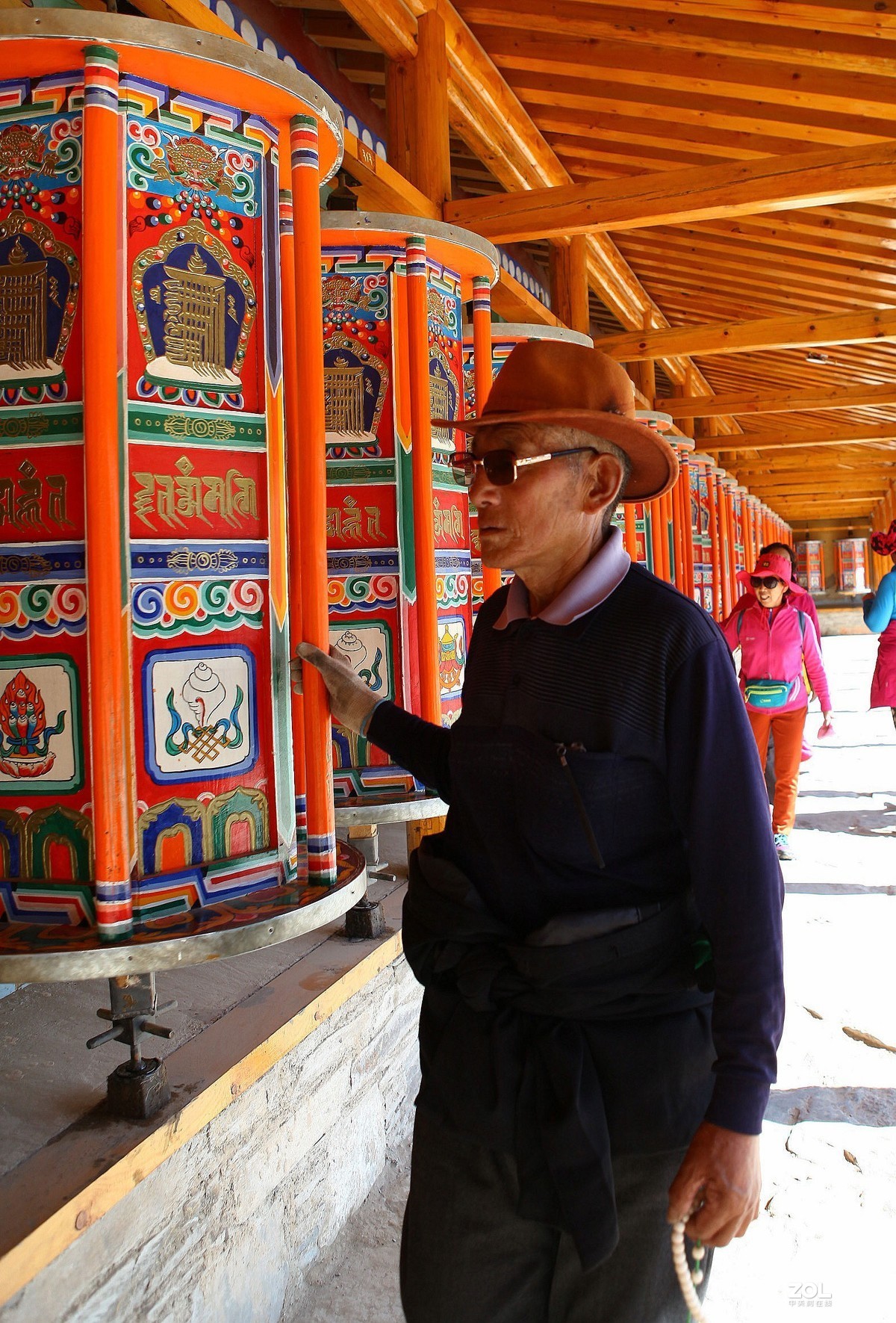 拉卜楞寺转经筒