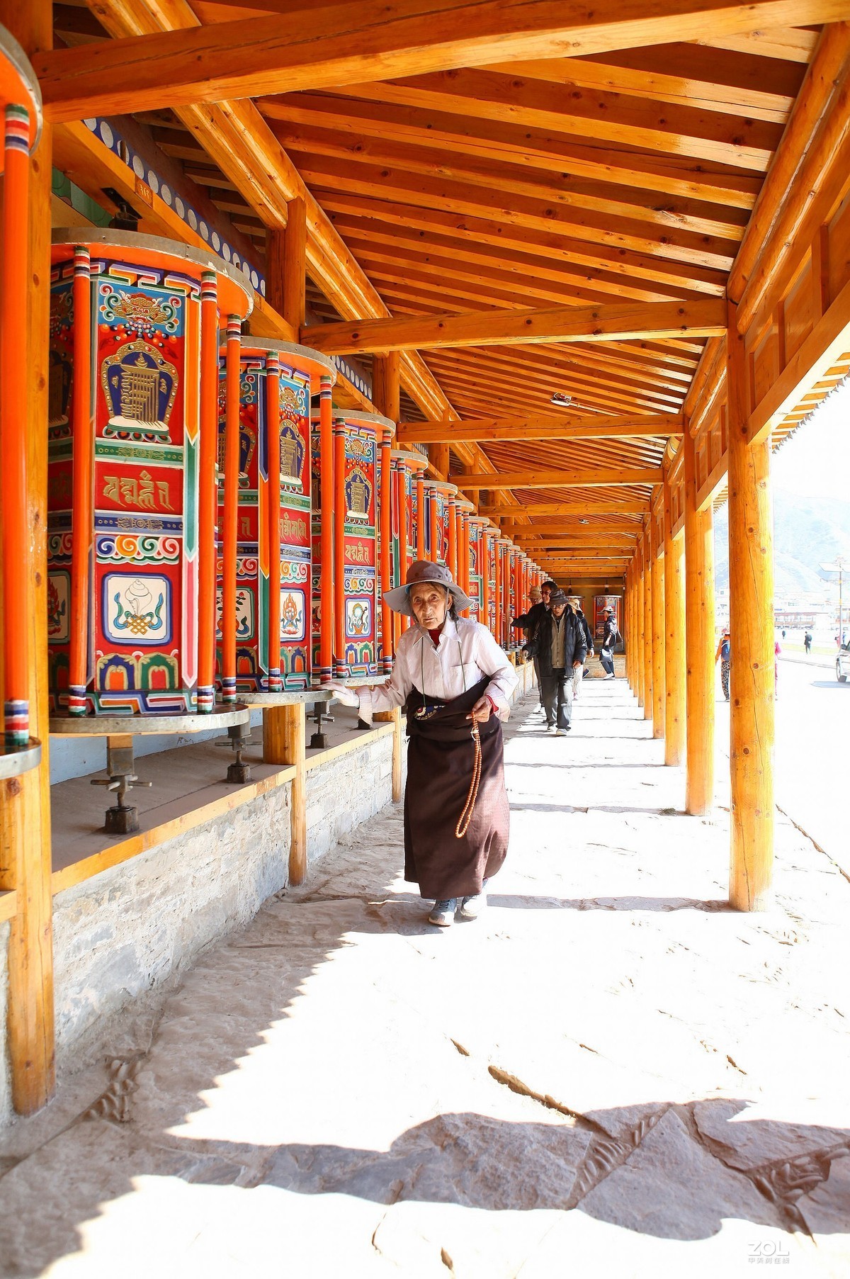 拉卜楞寺转经筒