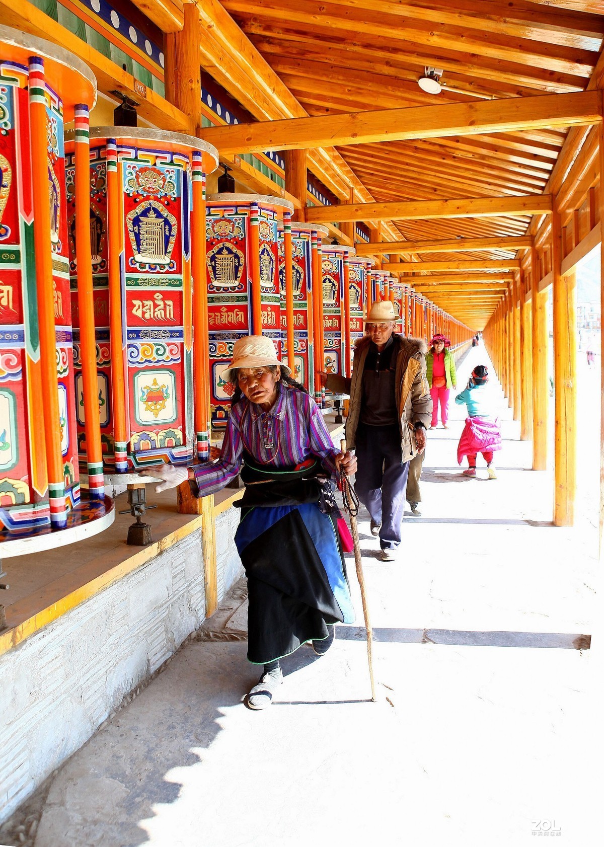 拉卜楞寺转经筒