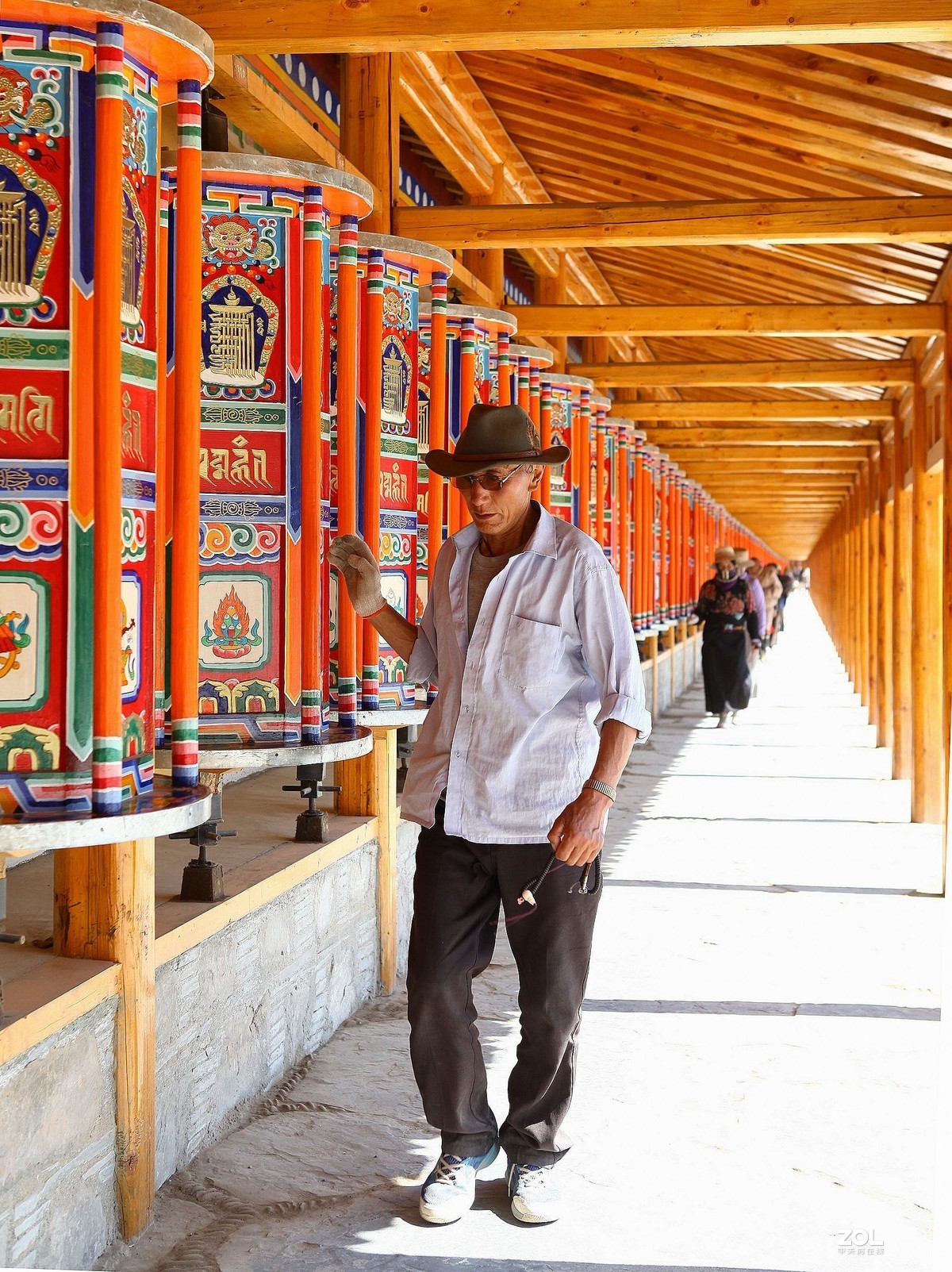 拉卜楞寺转经筒