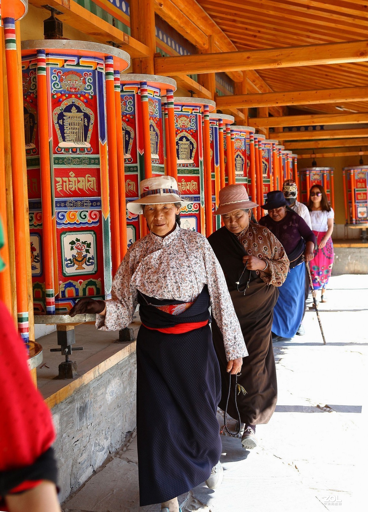 拉卜楞寺转经筒