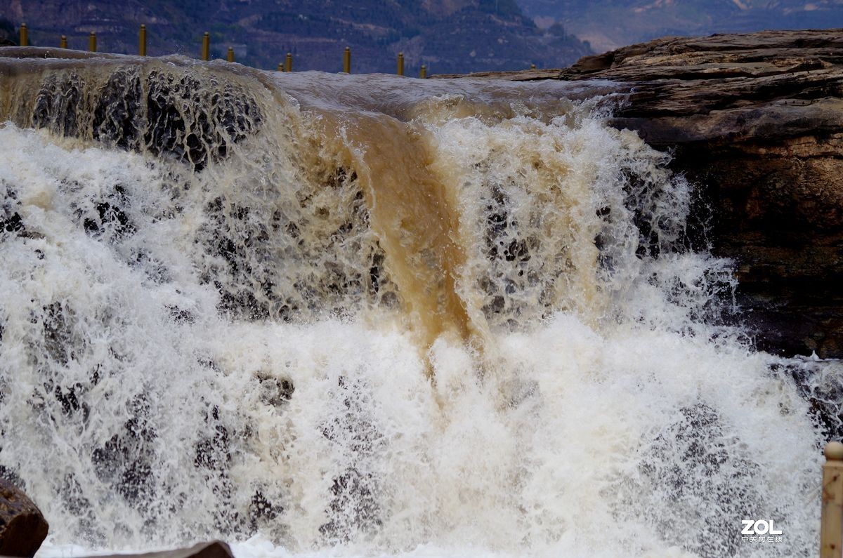 壶口瀑布黄河水汹涌澎拜壮观