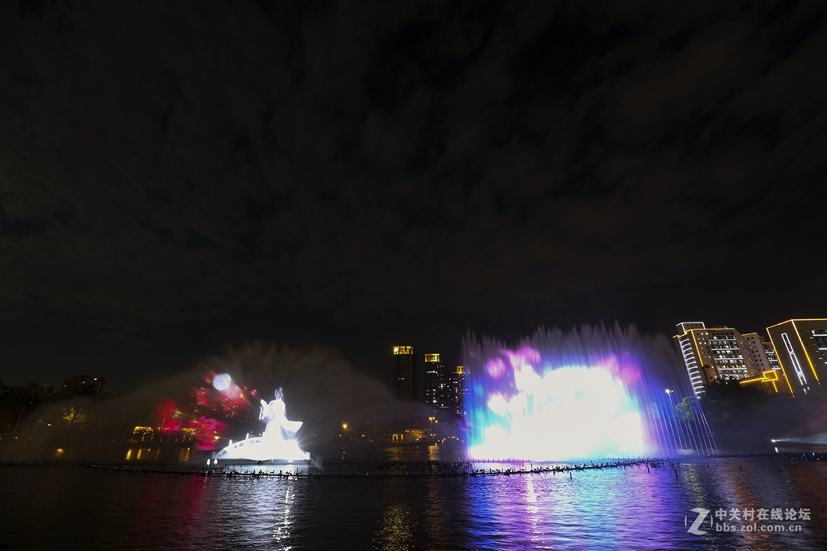 再拍“水舞光影”