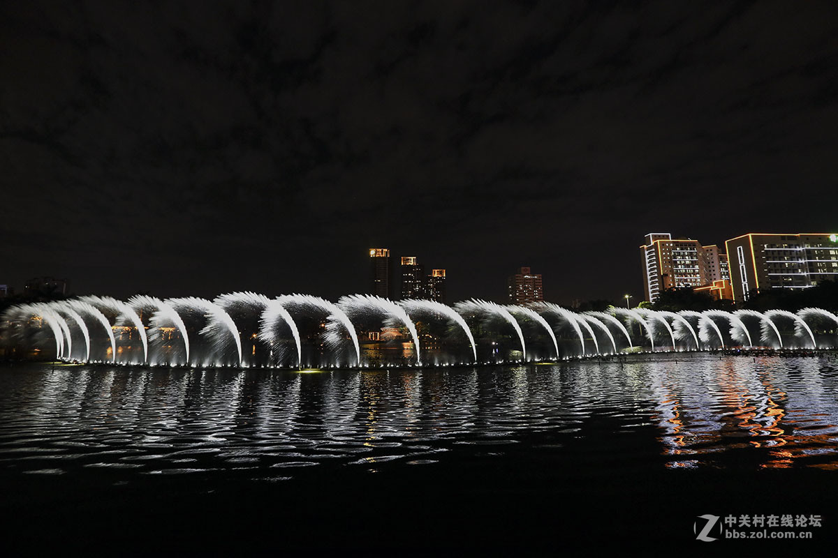 再拍“水舞光影”