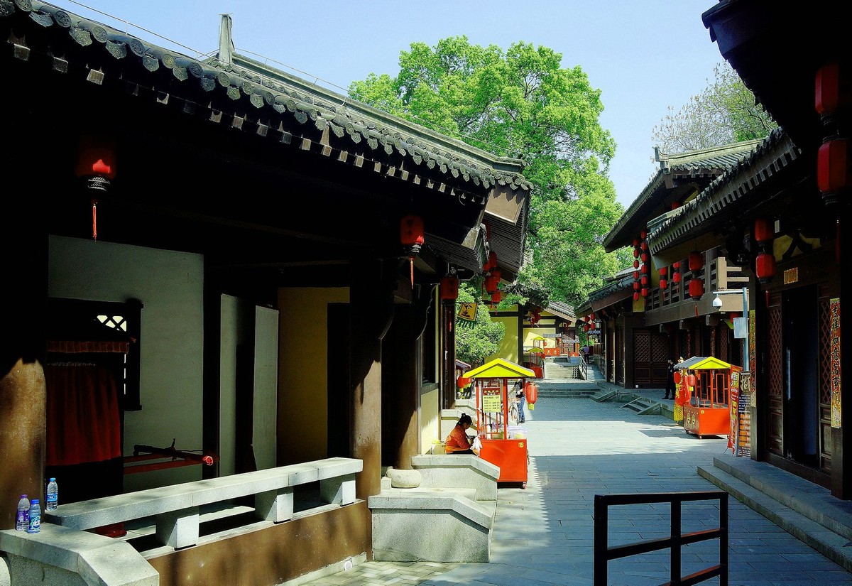 武汉印象-----东湖楚城内的楚街随拍。。。。。。。。