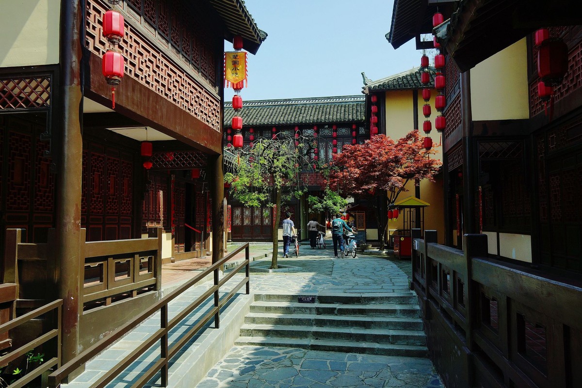 武汉印象-----东湖楚城内的楚街随拍。。。。。。。。